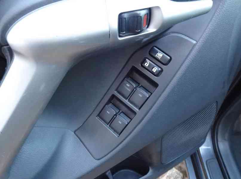 Toyota Verso Edition 1.8i benzín 108kw - foto 22