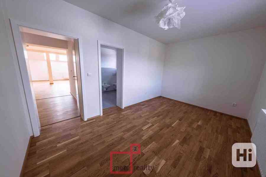 Pronájem mezonetového nezařízeného bytu 4+kk 192 m2 - Olomouc - Dobrovského - foto 8