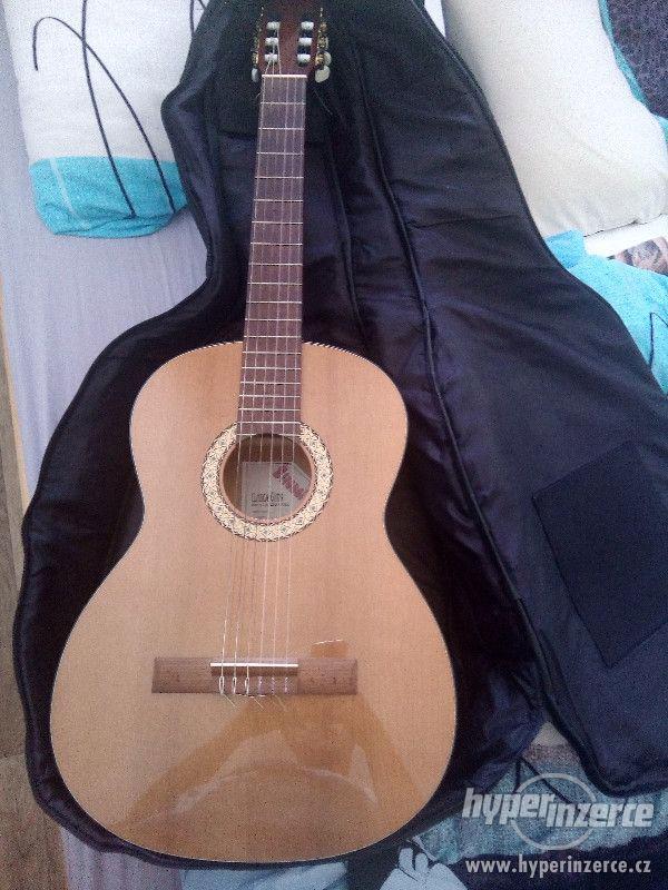 Prodám kytaru Strunal 478H, stará 2 roky,rok nepoužívaná - foto 1