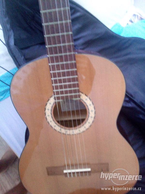 Prodám kytaru Strunal 478H, stará 2 roky,rok nepoužívaná - foto 4