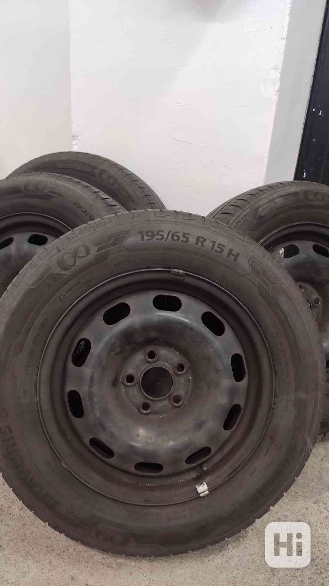 195/65 r15 barum bravuris + plech.disk 5x100 - foto 1