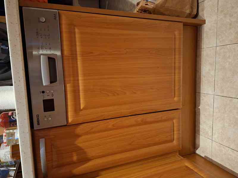 Prodám myčku nádobí Beko 45cm, typ DSN 6845 FX, částečná záv