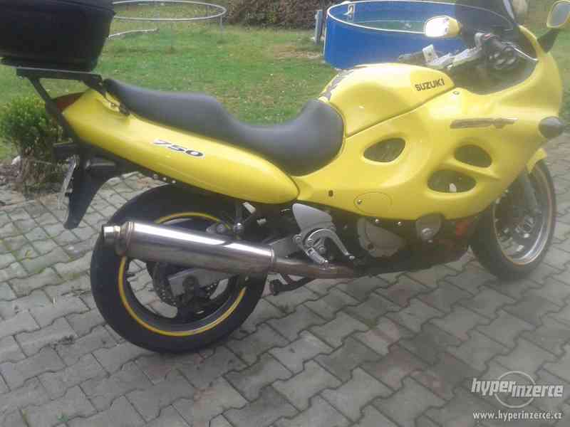 Suzuki GSX 750 F - foto 2