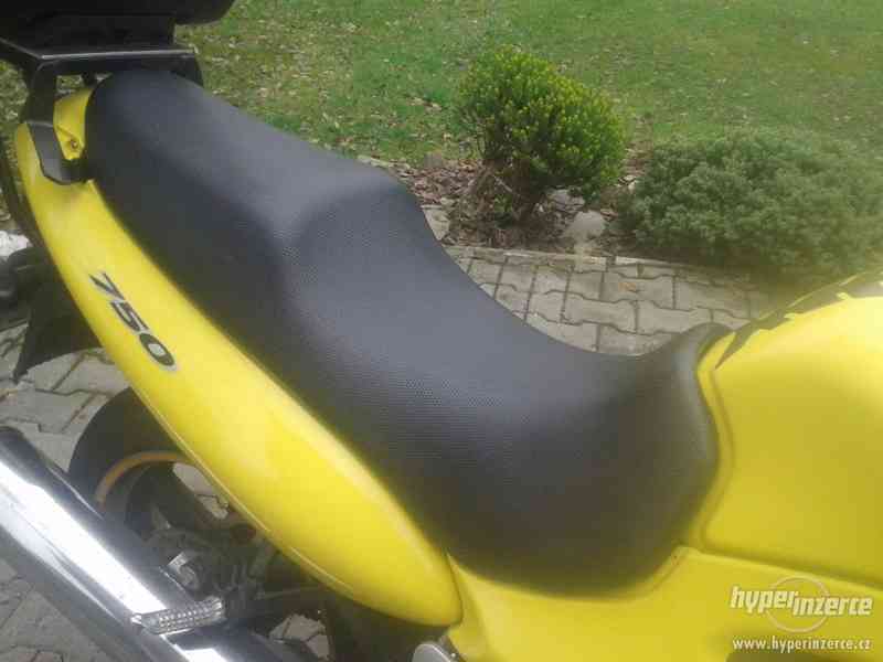Suzuki GSX 750 F - foto 10