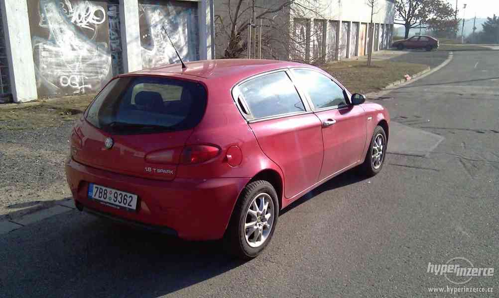 Alfa Romeo 147 1,6 TS 120k - foto 9