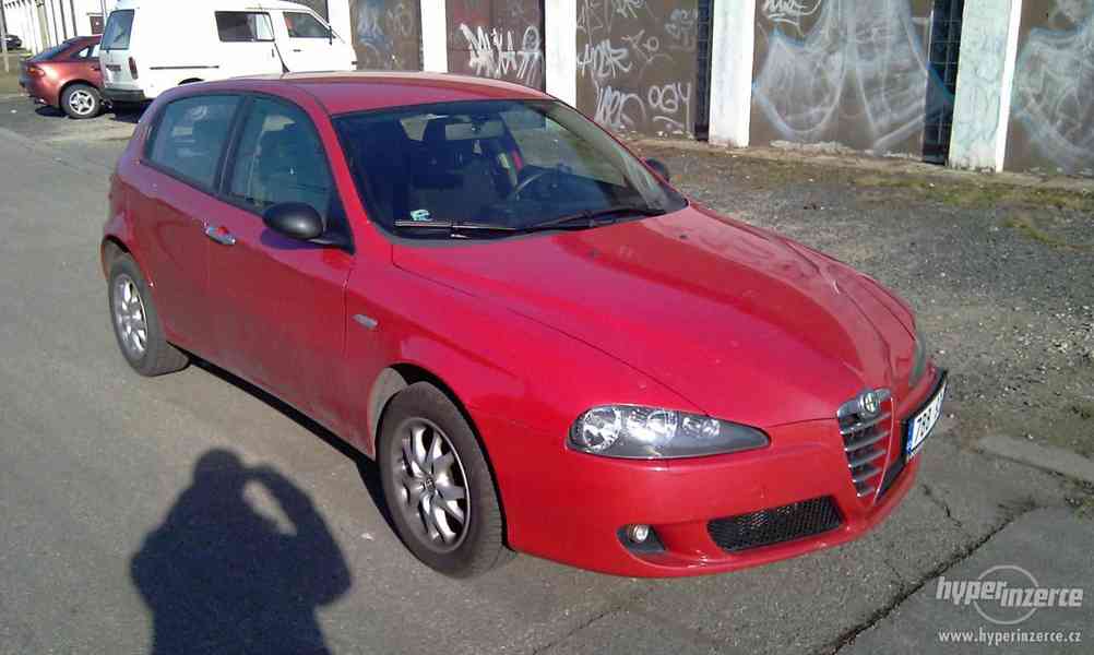 Alfa Romeo 147 1,6 TS 120k - foto 11