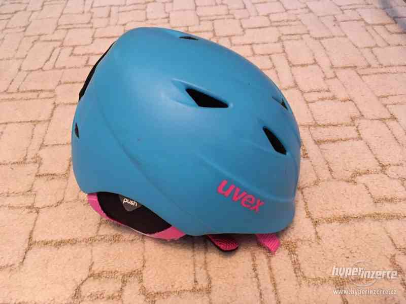 Dětská lyžařská helma UVEX