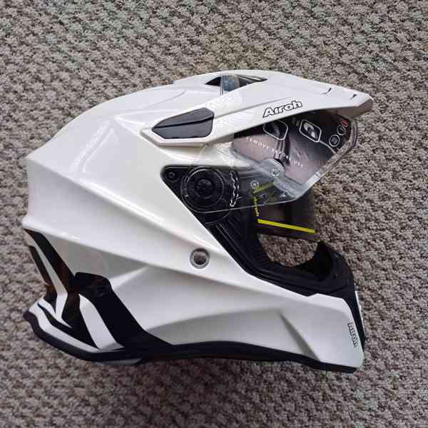 Enduro přilba Airoh COMMANDER - foto 2