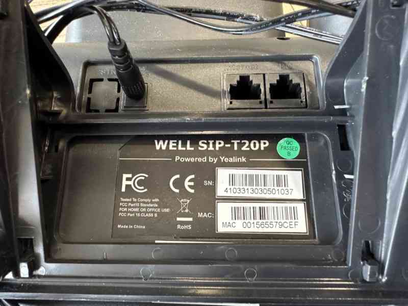 VoIP telefon Yealink SIP-T20P - foto 2