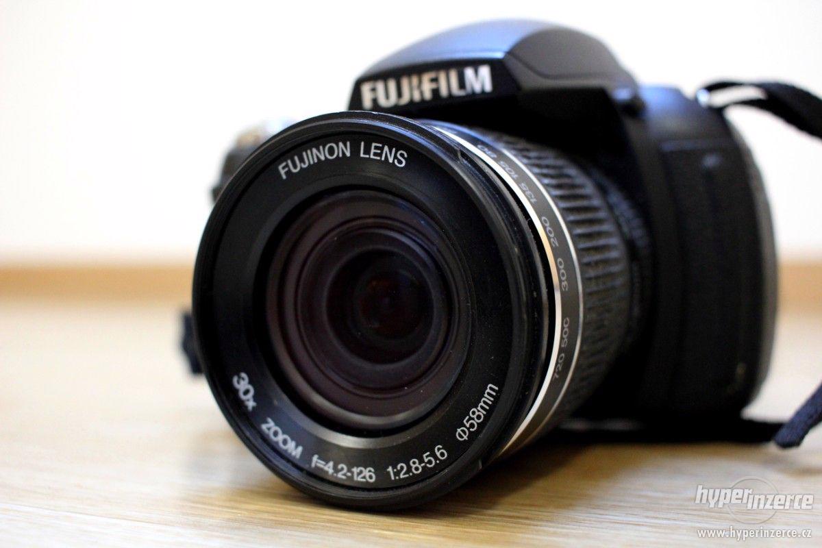 Ultrazoom Fujifilm Finepix HS10 - foto 1