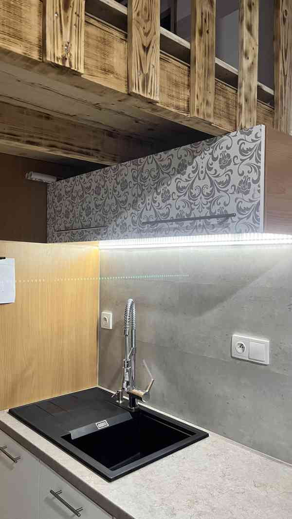 Nabízím plně vybavený TinyHouse vlastní výroby - foto 13
