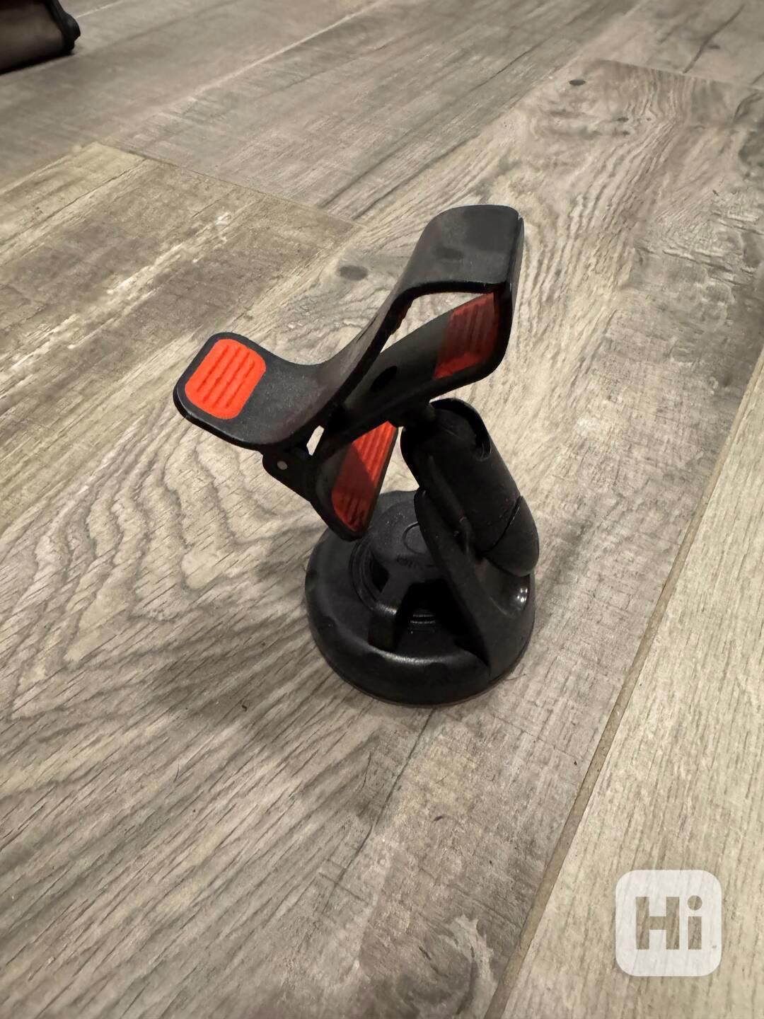 Univerzální držák na mobil do auta (přísavka)  - foto 1