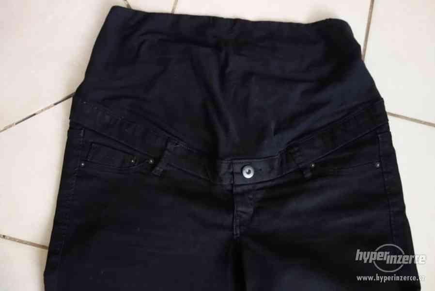Těhotenské černé 3/4 kalhoty H&M - foto 2
