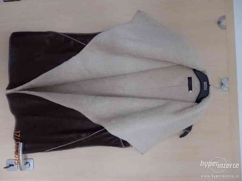 Módní vesta s límcem - foto 2