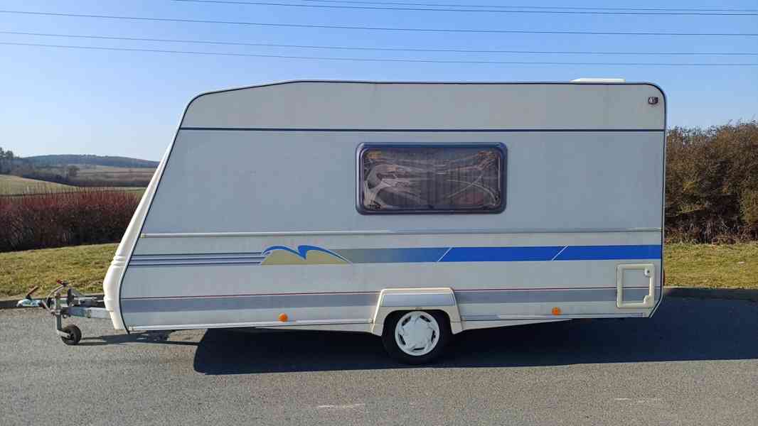 Karavan CRUAU de Luxe 420 + toaleta + 100 km + nová STK - foto 2