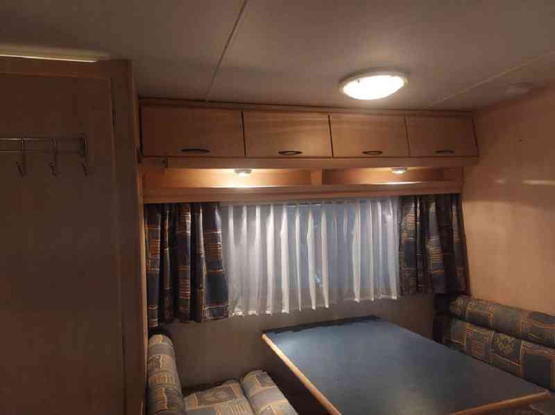 Karavan CRUAU de Luxe 420 + toaleta + 100 km + nová STK - foto 12