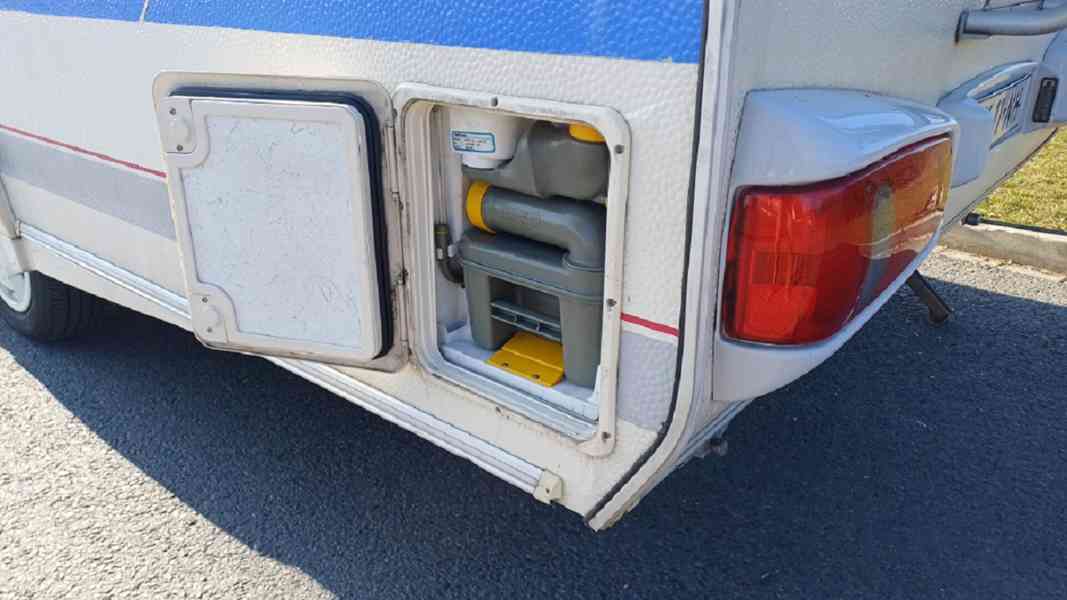 Karavan CRUAU de Luxe 420 + toaleta + 100 km + nová STK - foto 7