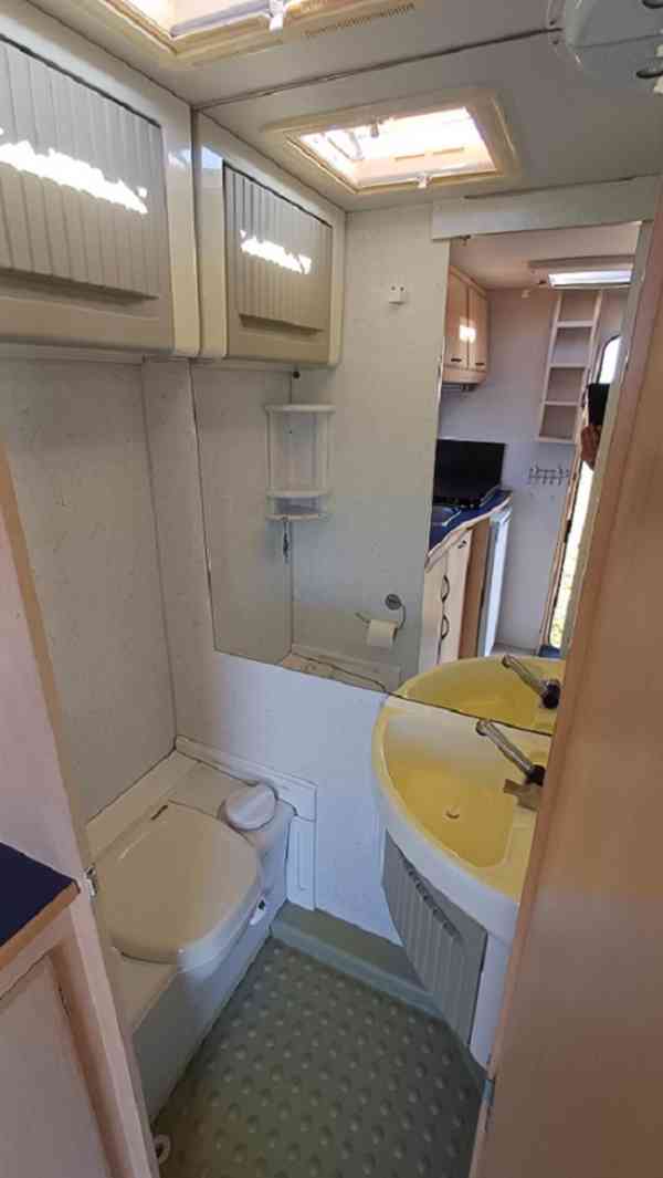 Karavan CRUAU de Luxe 420 + toaleta + 100 km + nová STK - foto 18
