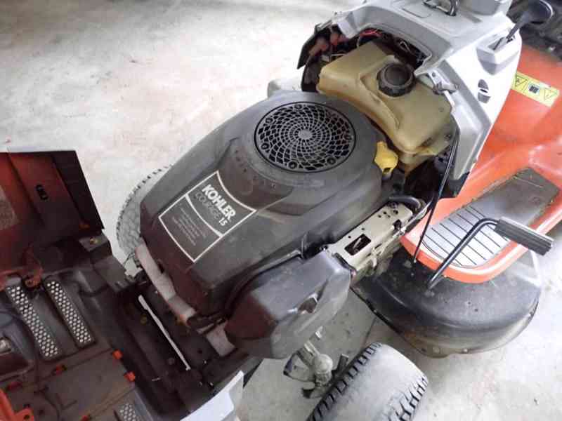 Zahradní traktor Husqvarna LT 151 - foto 8