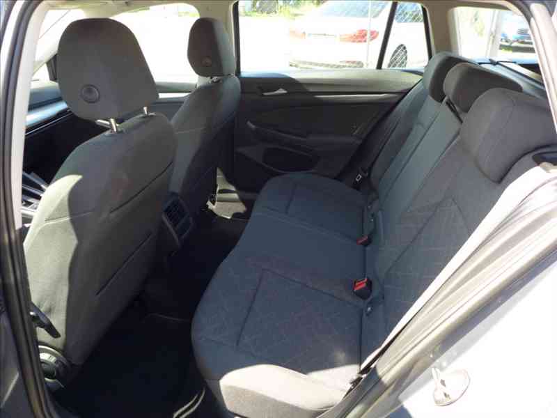 Volkswagen Golf 2,0 TDI VIRTUAL,LED,DPH,1.MAJ - foto 6