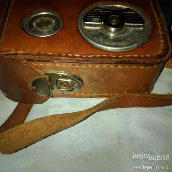 Stará pěkná kamera s koženým pouzdrem - zn.Admira 8 - foto 10