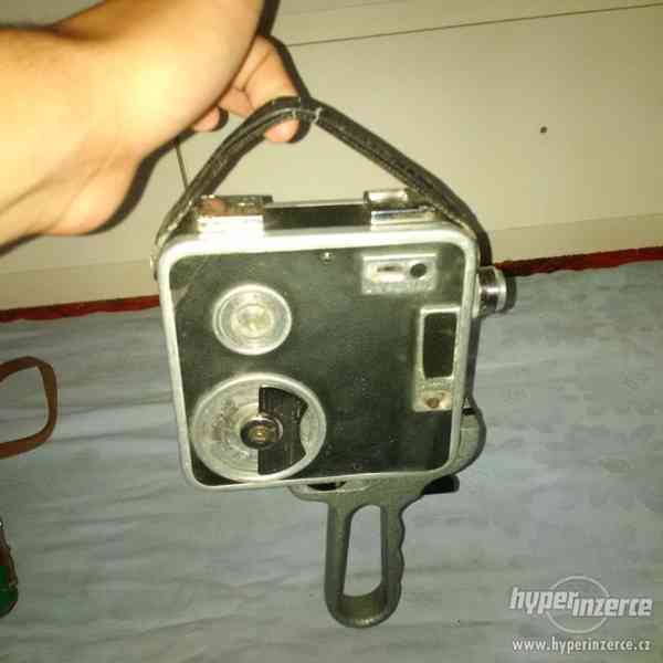 Stará pěkná kamera s koženým pouzdrem - zn.Admira 8 - foto 26