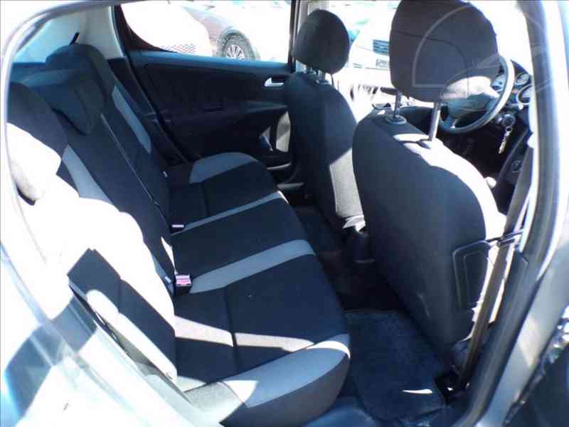 Peugeot 207 1,4 HDI KLIMA - foto 10
