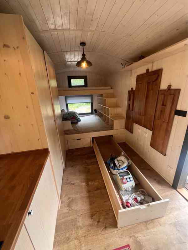 Stylová celoroční maringotka 7,5 m - kompletně vybavená - foto 5