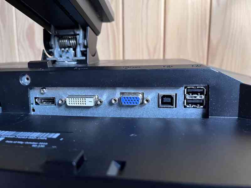 Monitor DELL U2311Hb 23” LED  - foto 4