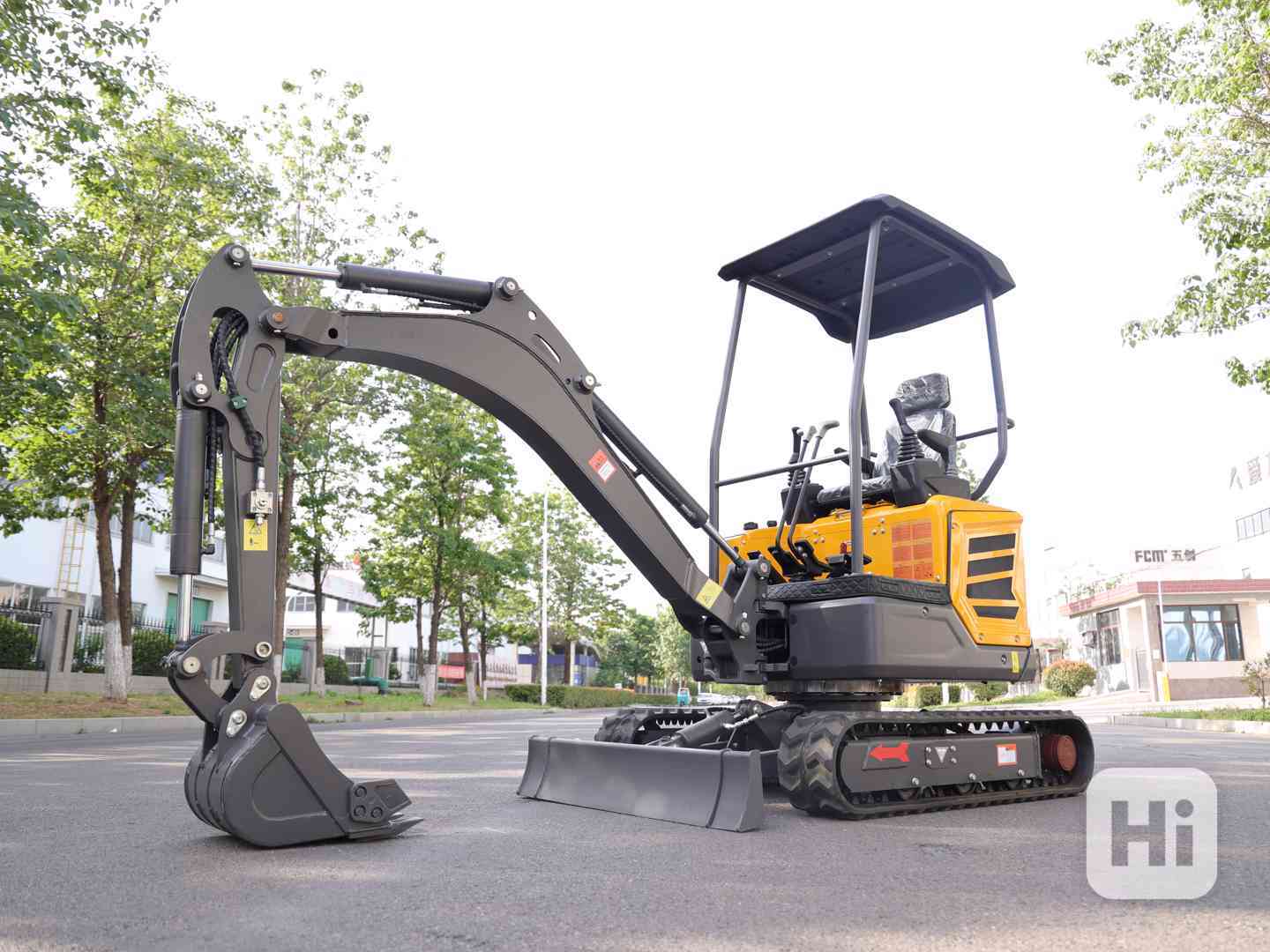 Pásový minibagr GORILA G20SE I PRO- KUBOTA motor - foto 1