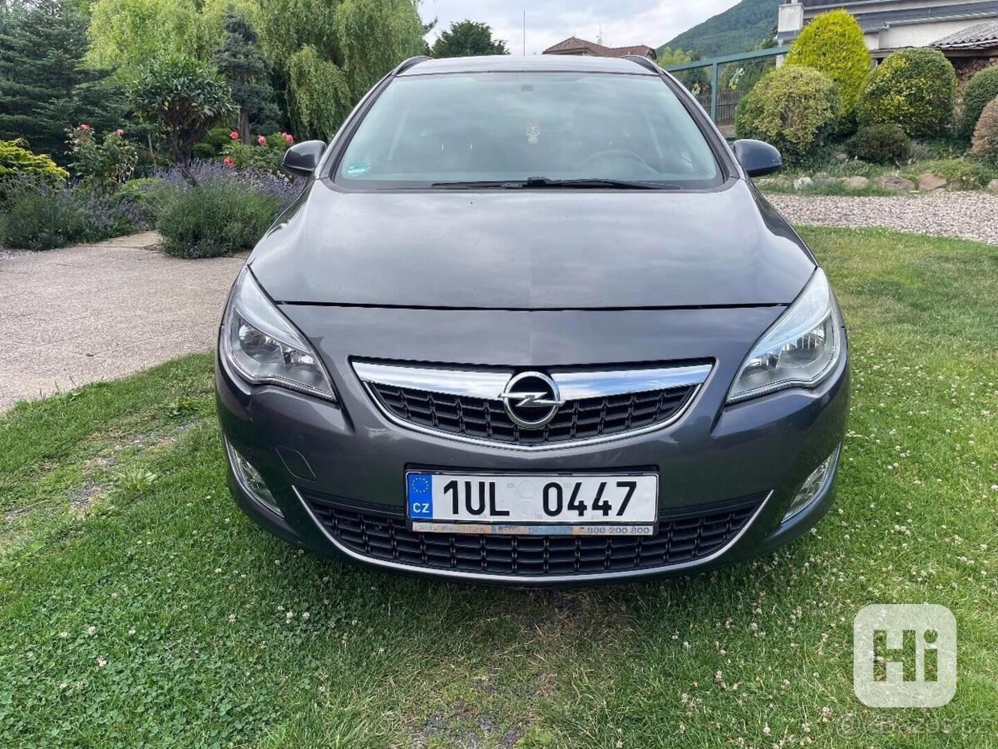 Opel Astra 1,7   CDTI SportTourer - foto 1
