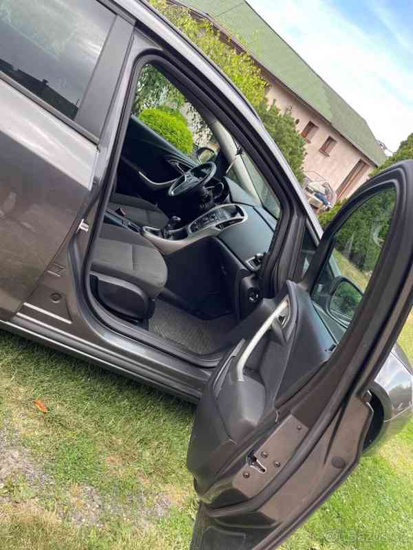 Opel Astra 1,7 CDTI SportTourer - foto 3