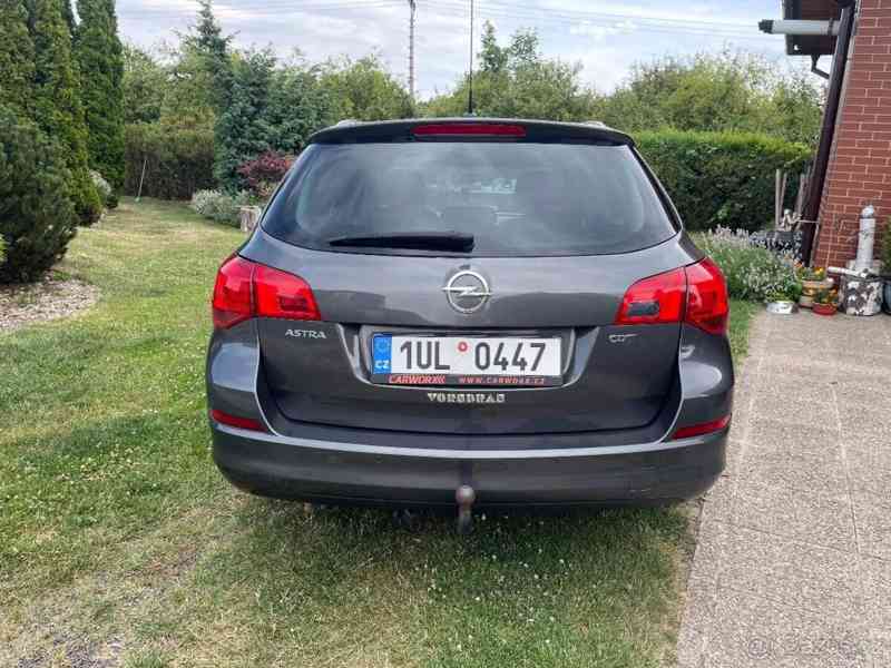 Opel Astra 1,7 CDTI SportTourer - foto 8