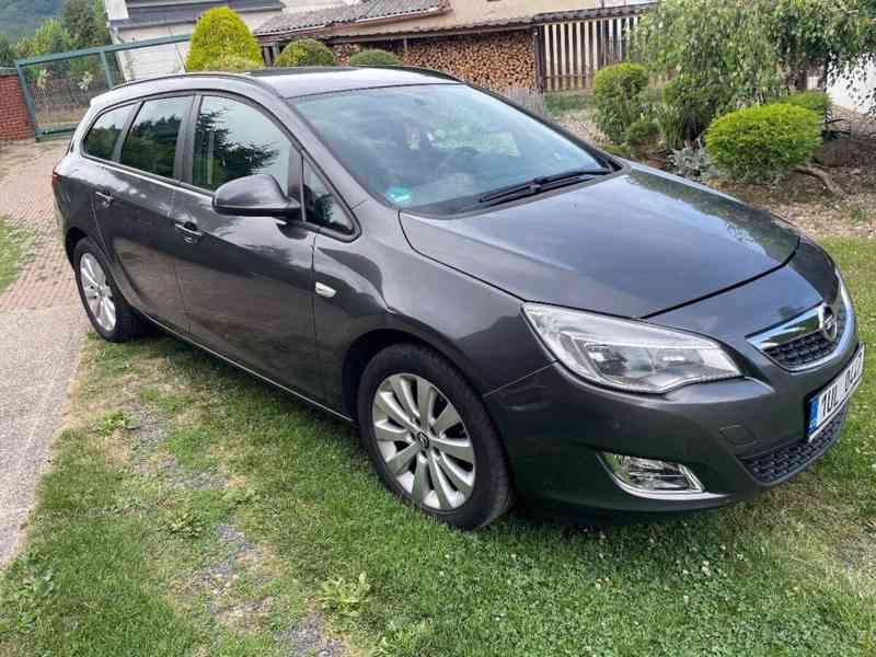 Opel Astra 1,7 CDTI SportTourer - foto 11
