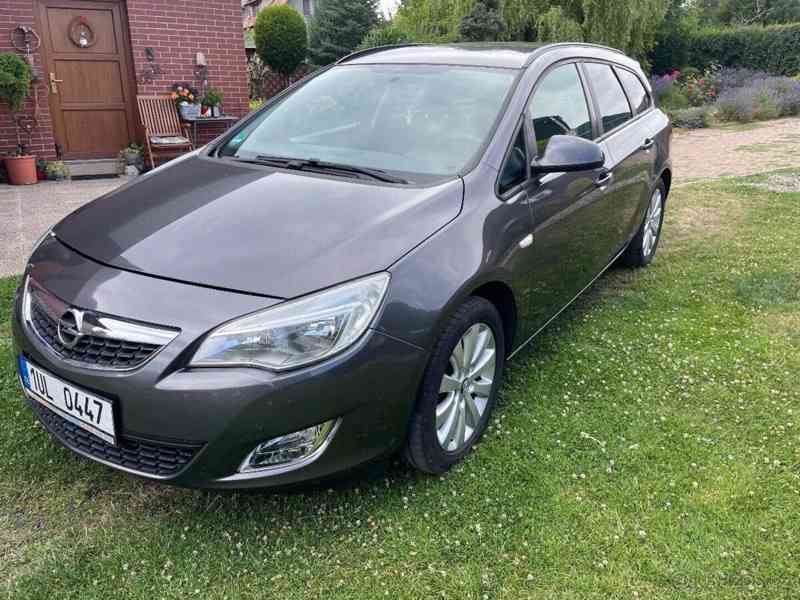Opel Astra 1,7 CDTI SportTourer - foto 2