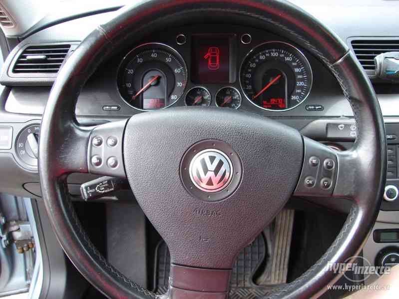 VW Passat 2.0 FSI Variant r.v.2006 (serviska) - foto 9