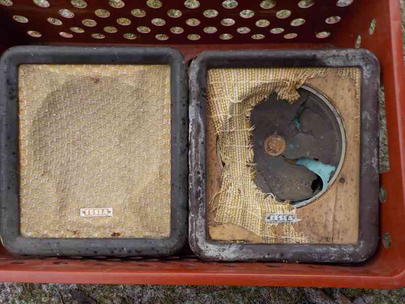 Stará bakelitová radia a jiná - foto 19