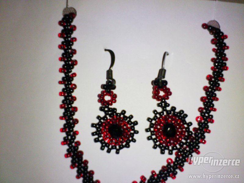Korálkový set náhrdelník a náušnice - foto 2