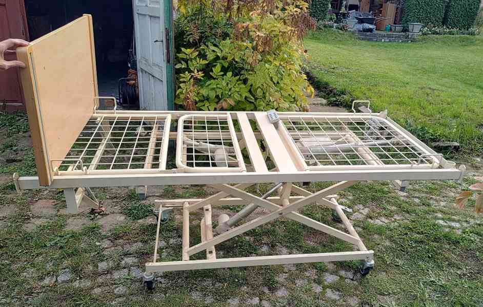 Zdravotní, polohovací a výškově stavitelná postel.  - foto 2