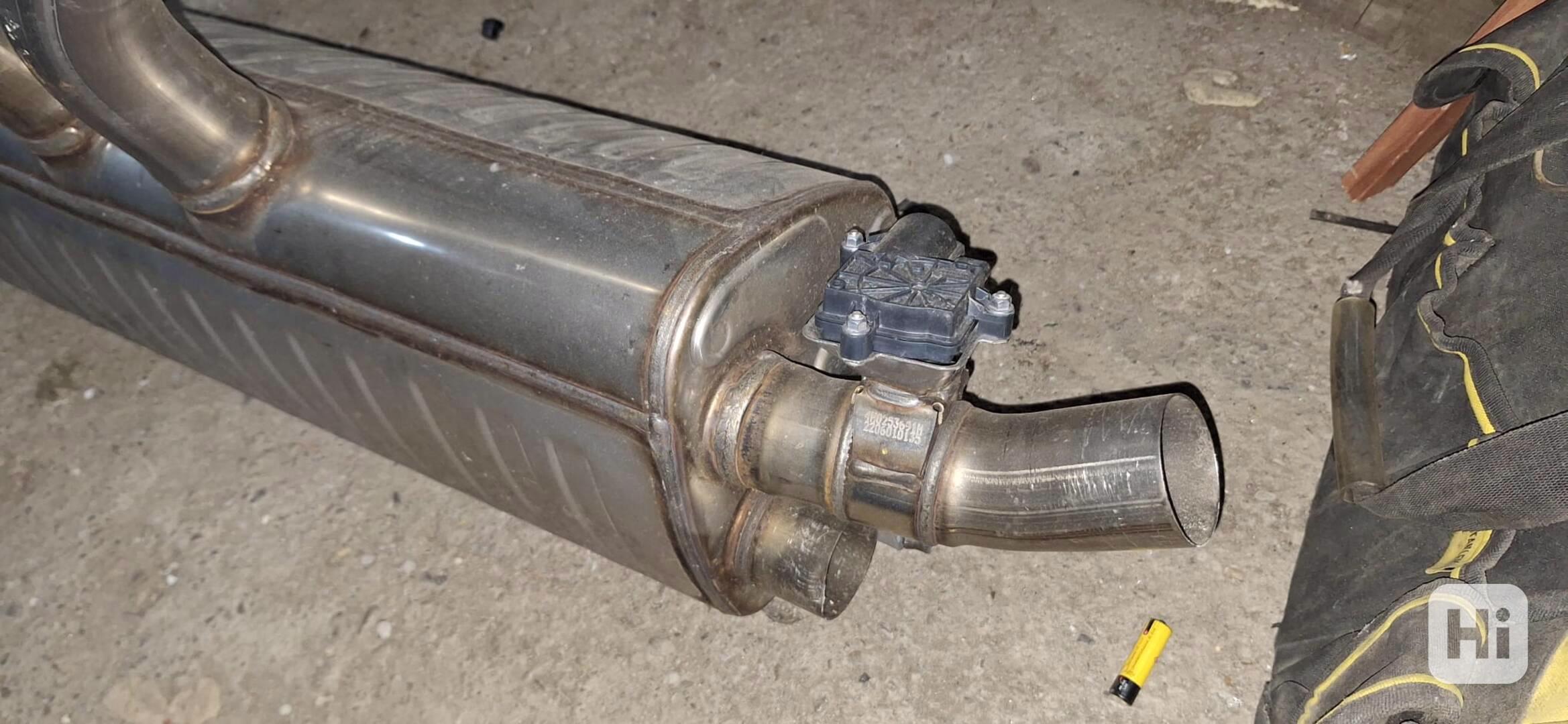 Originál výfuk s klapkami na Audi RS Q8, 4.0 fsi , biturbo. - foto 1