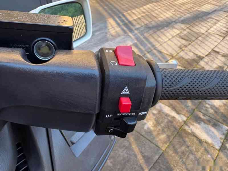 Suzuki Burgman 650 executive 2010 CZ doklady - foto 17