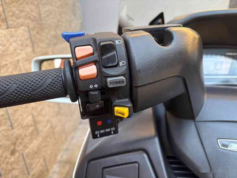 Suzuki Burgman 650 executive 2010 CZ doklady - foto 19