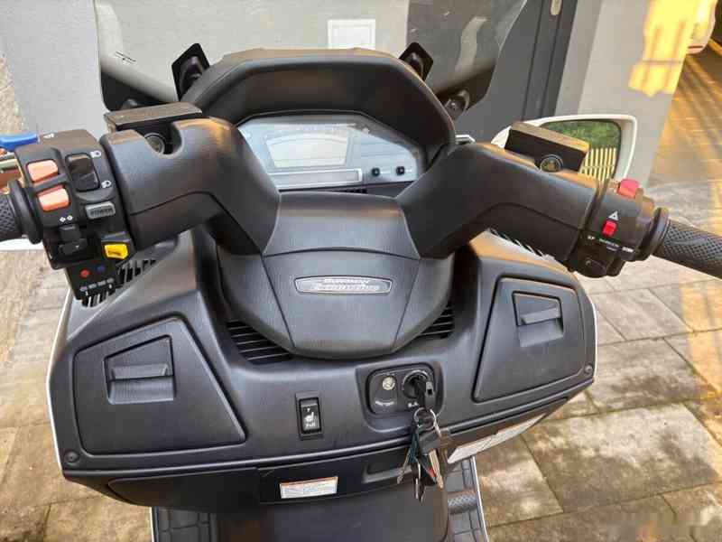 Suzuki Burgman 650 executive 2010 CZ doklady - foto 18