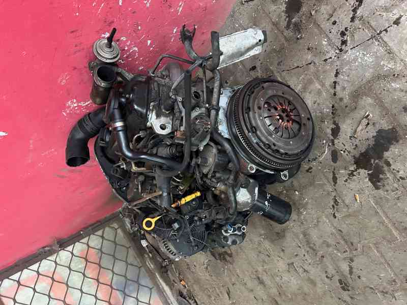 Motor 1,9TDI 81 KW VW Audi A4 typ AFN kompletní - foto 3