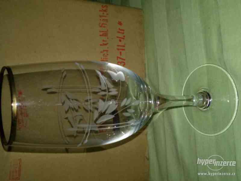 Sada 6 sklenic na víno signovaných - foto 2