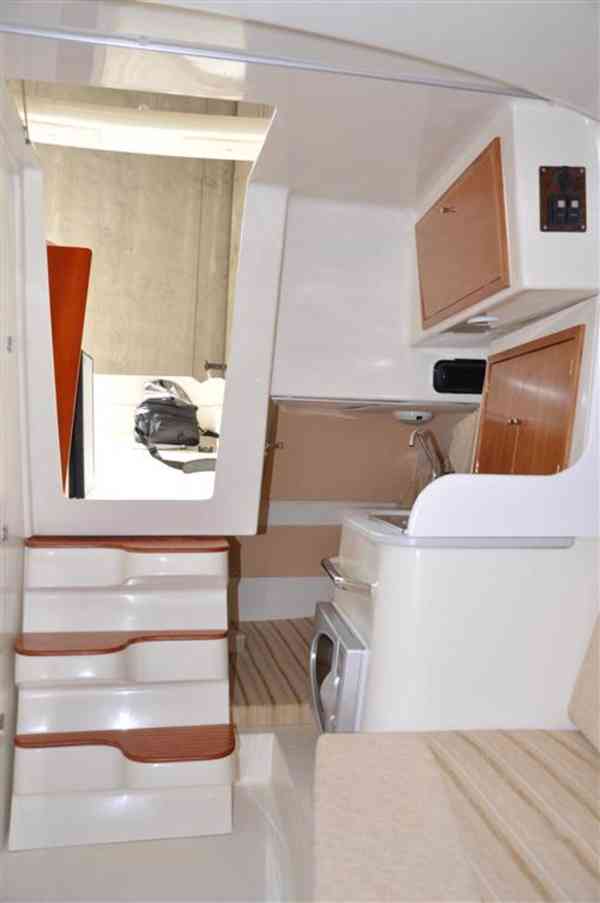 Prodám nová kajutová jachta CABIN 24 / 7,3 metru - foto 3
