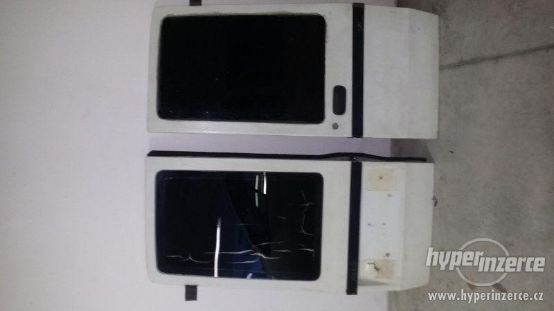 Zadní dveře Felicia Pick-up včetně pantů PRAHA - foto 2