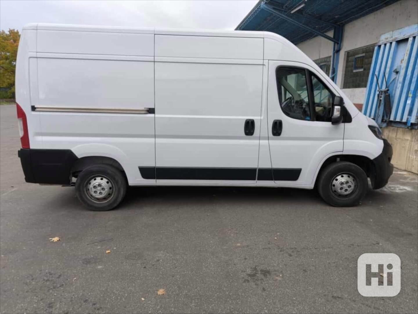 Peugeot Boxer 2,2   L2H2 2023 - foto 1