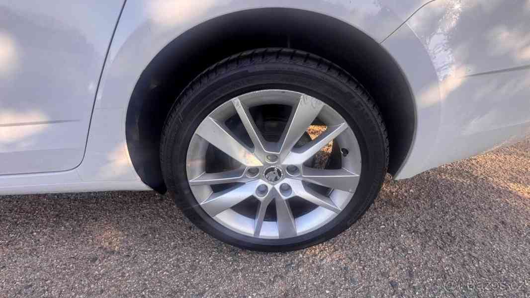 Škoda Octavia 1,0 - foto 12