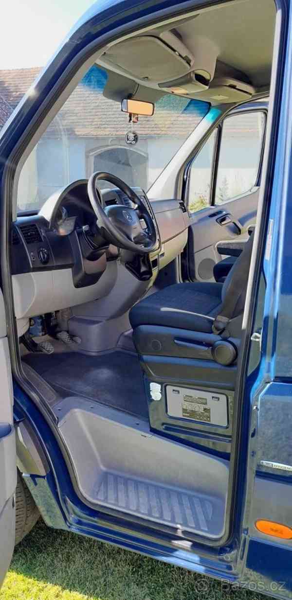 Mercedes-Benz Sprinter 2,2   L2H1 316-8 míst - foto 13